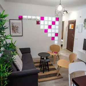 holidays2malaga-lagunillas-3-bedrooms-downtown-local.hotelsinnerja.org/